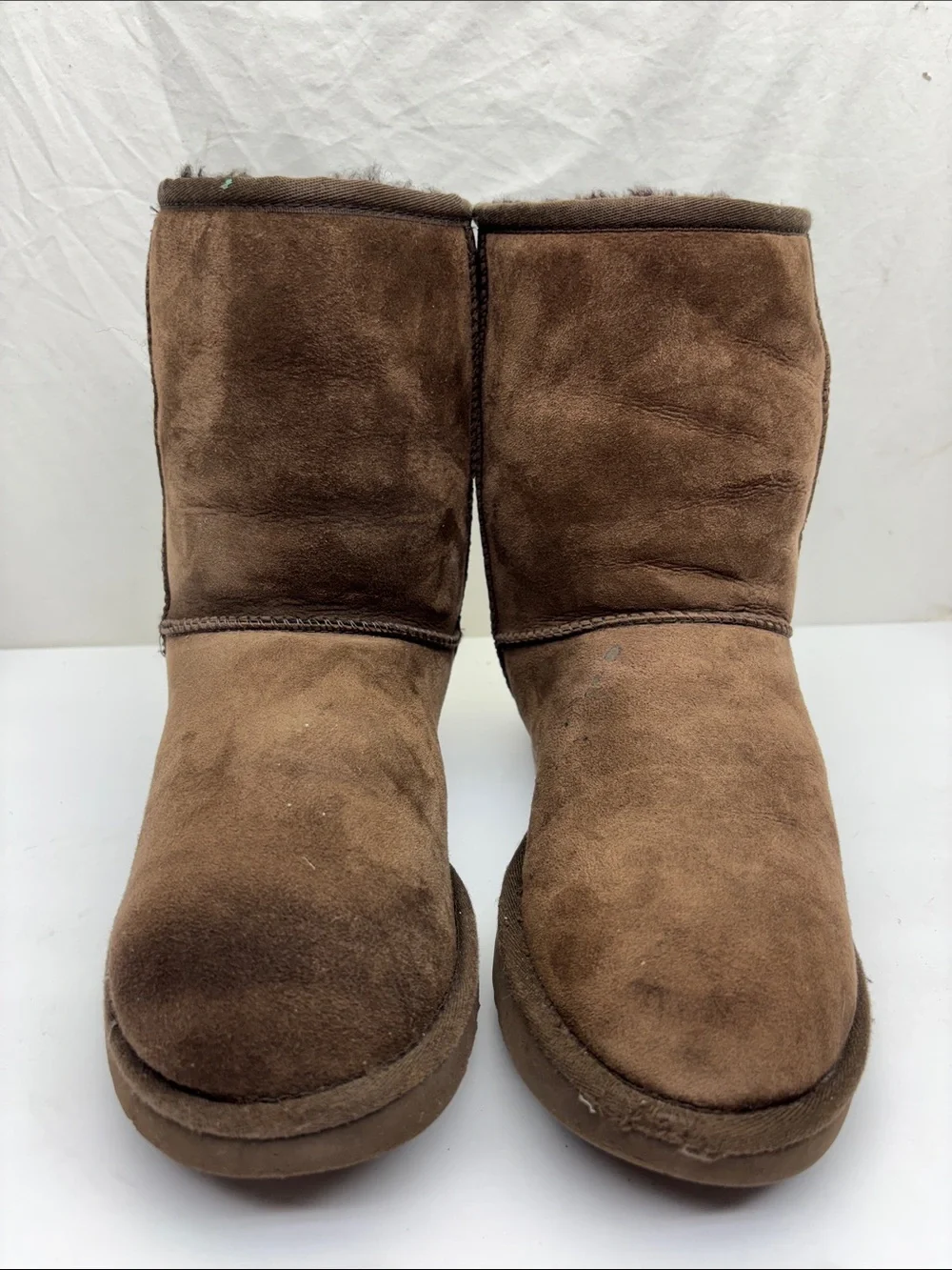 UGG Classic Short Shearling Boots in Brown - Women, SZ 9, box 1 G